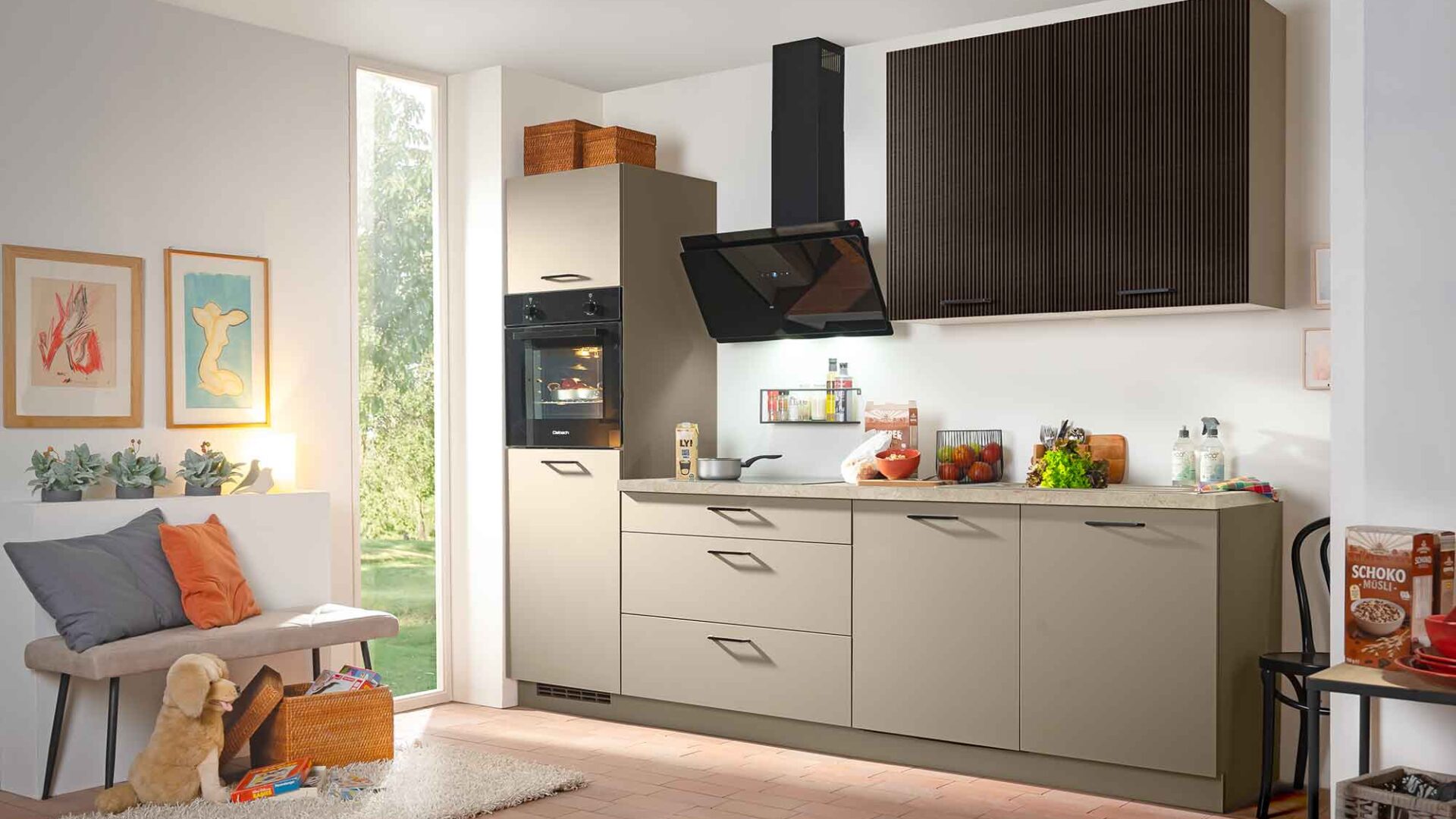 Kleine Kueche Mit Hohem Backofen